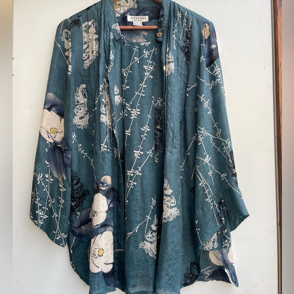 Elegant Silk Blouse - M